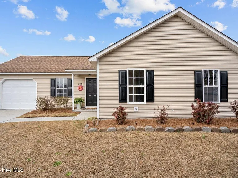 2511 Bradfield Ct — Photo 1