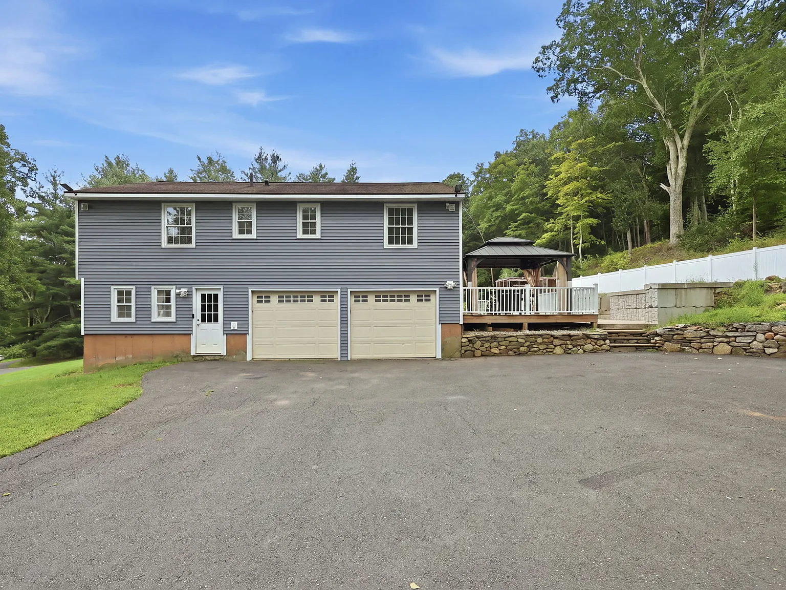 4 bed, 1600 sqft, $1,000 — Photo 3