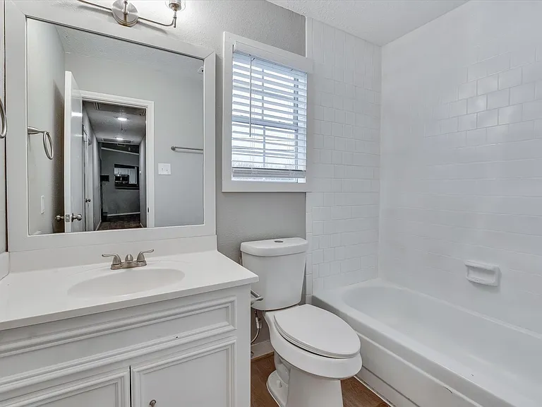 9407 Stockwell Dr — Photo 21