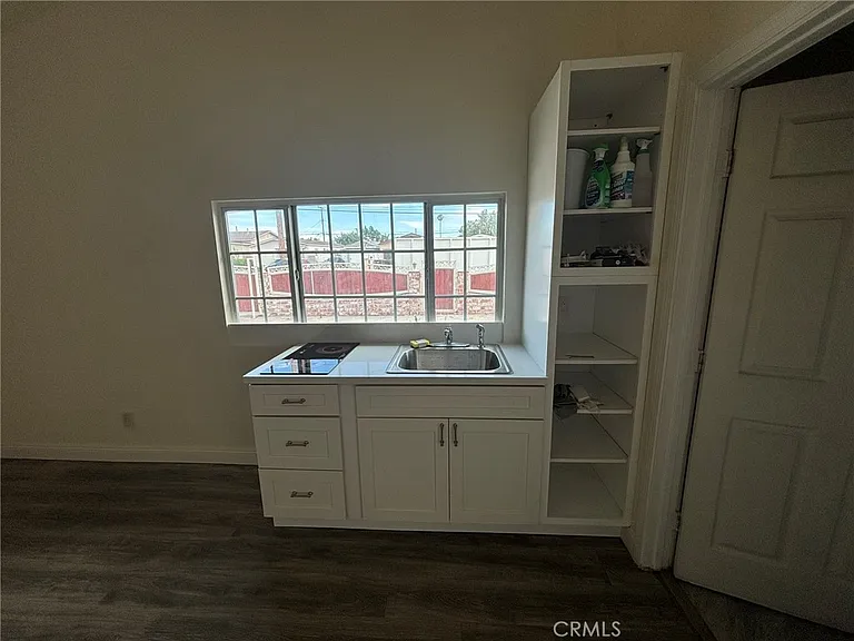 11969 166 — Photo 1