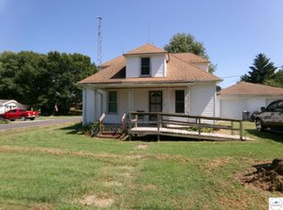 107 N Walnut St, Sweet Springs, MO 65351