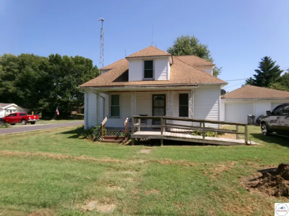 107 N Walnut St, Sweet Springs, MO 65351