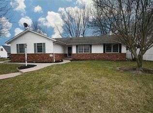 230 Justice Dr, East Peoria, IL 61611