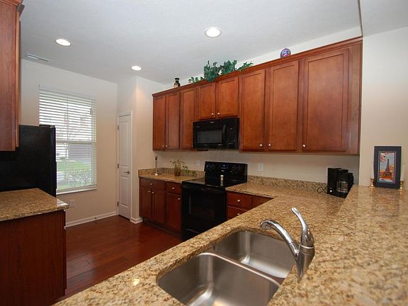 5th image of 4634 Stoneworth Dr