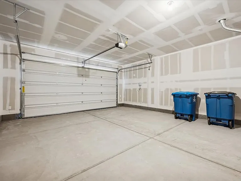 311 Mount Tyndall St — Photo 10
