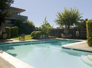 320 Via Casitas APT 111, Kentfield, CA