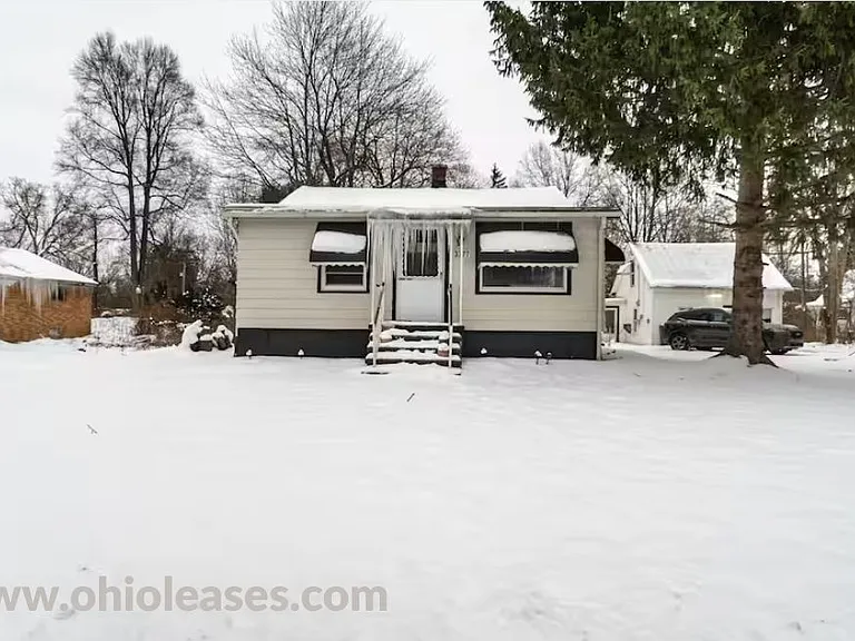 3777 Irving Park Ave — Photo 7