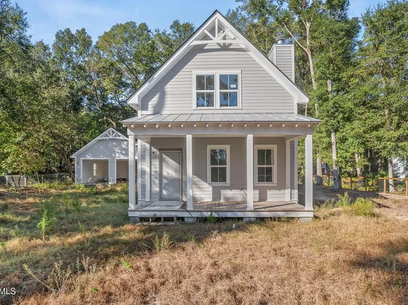 9 Attaway Ln, Beaufort, SC 29907