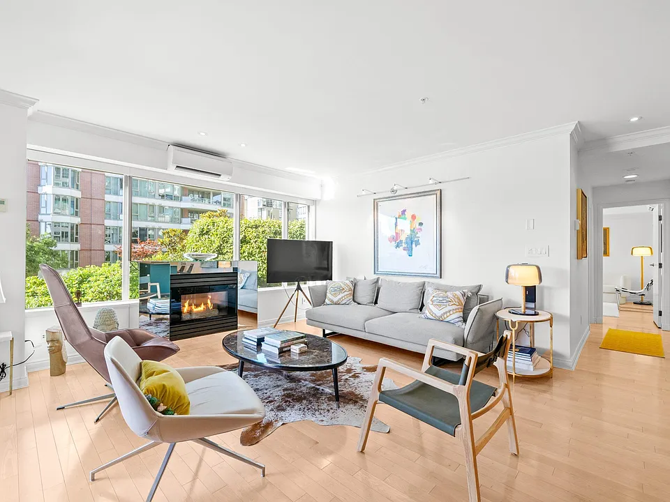 1600 Hornby St #303