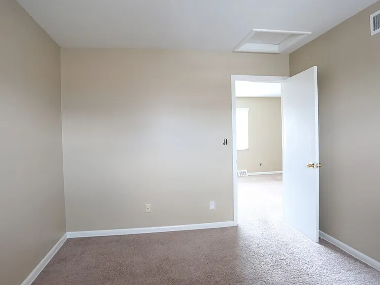 Kenny Road Apartments — Photo 19