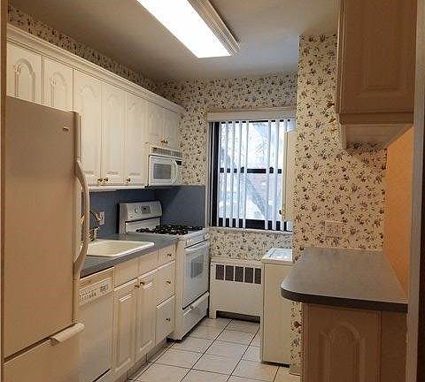 3rd image of 9145 153rd Ave Fl 2
