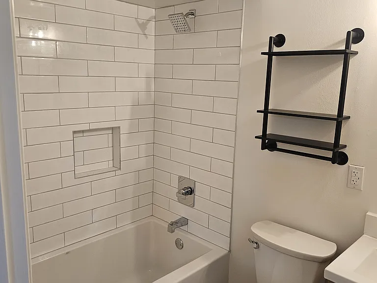 108 Beverly Dr — Photo 3