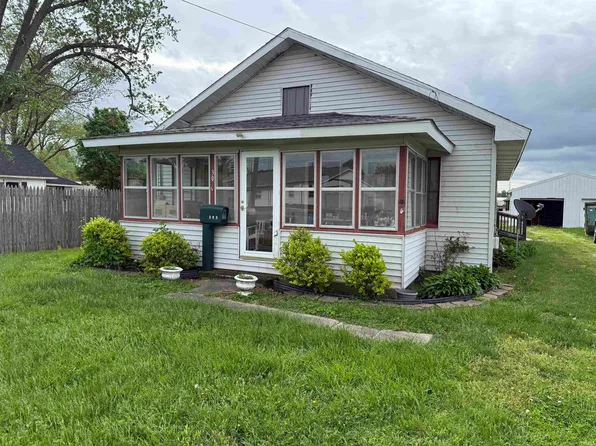 305 E Maple St, Petersburg, IN 47567