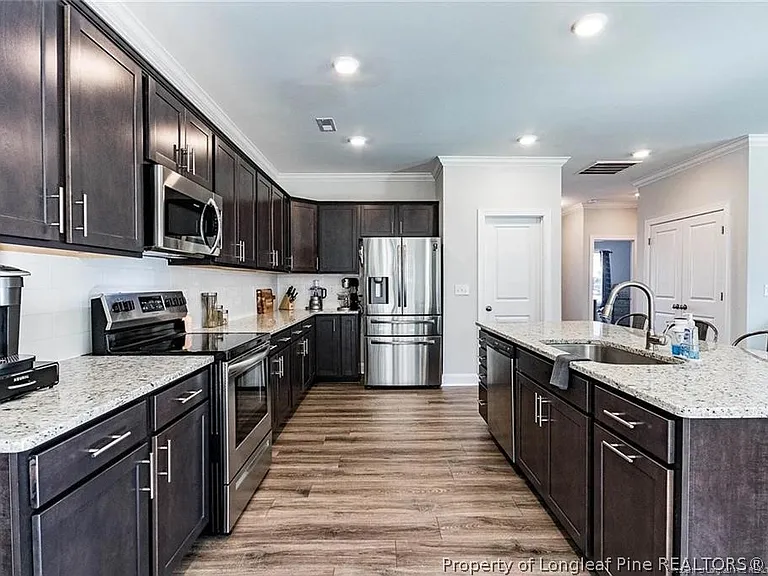 341 Manning Dr — Photo 4