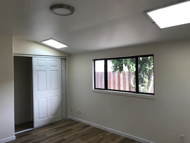 419 S I St #B — Photo 8