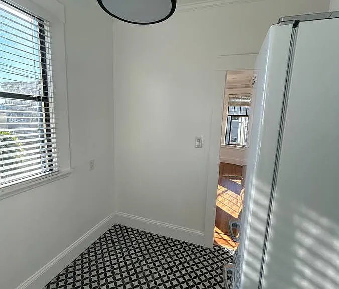 2200 Larkin St #9 — Photo 9