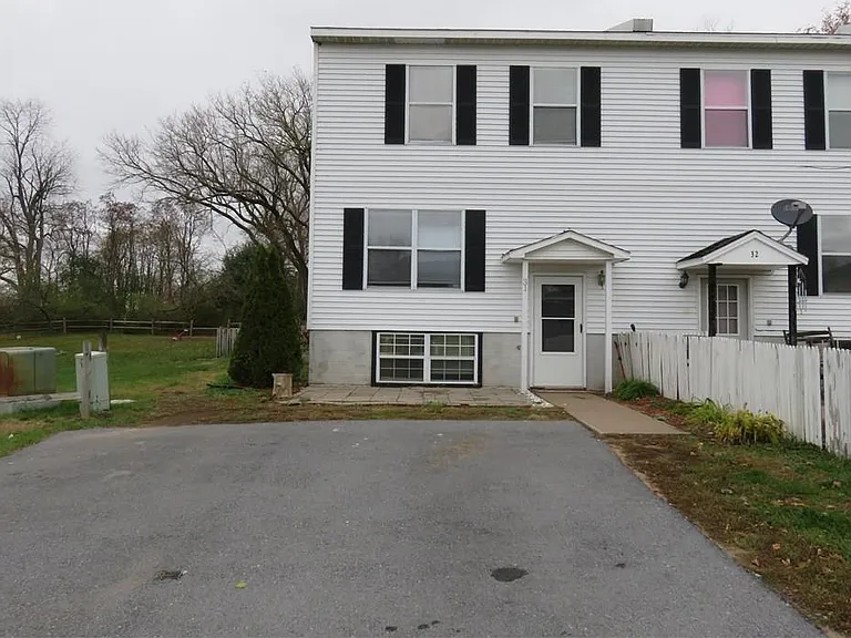 31 Norris Ave — Photo 1