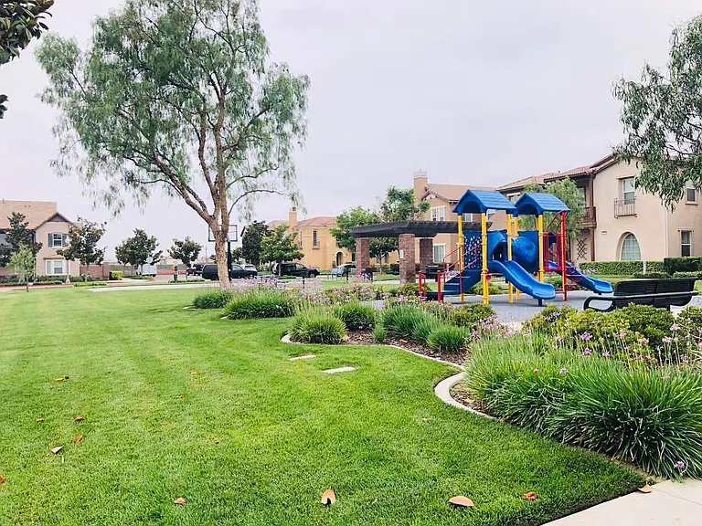 15995 Begonia Ave — Photo 12