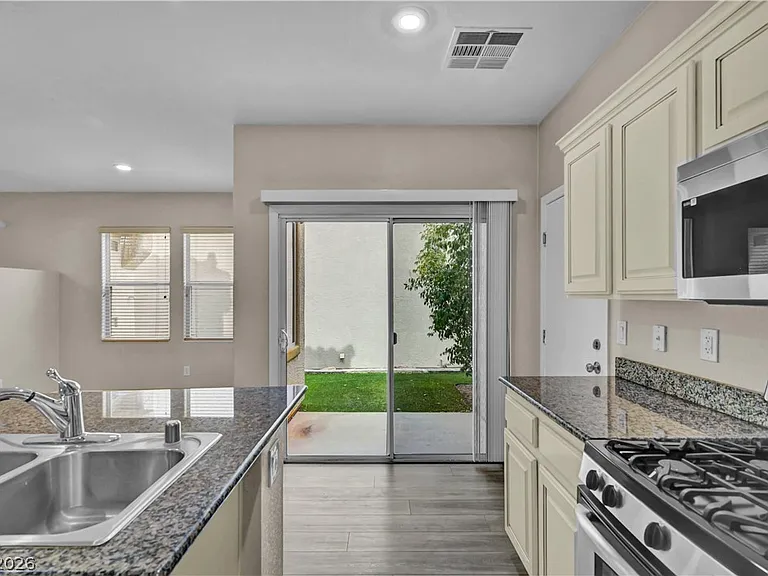 12052 Hathaway Pines Ln — Photo 19