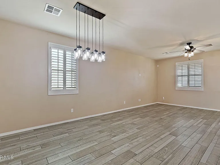 3921 Desert Dunes Dr — Photo 11