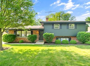 433 W Gartner Rd, Naperville, IL 60540