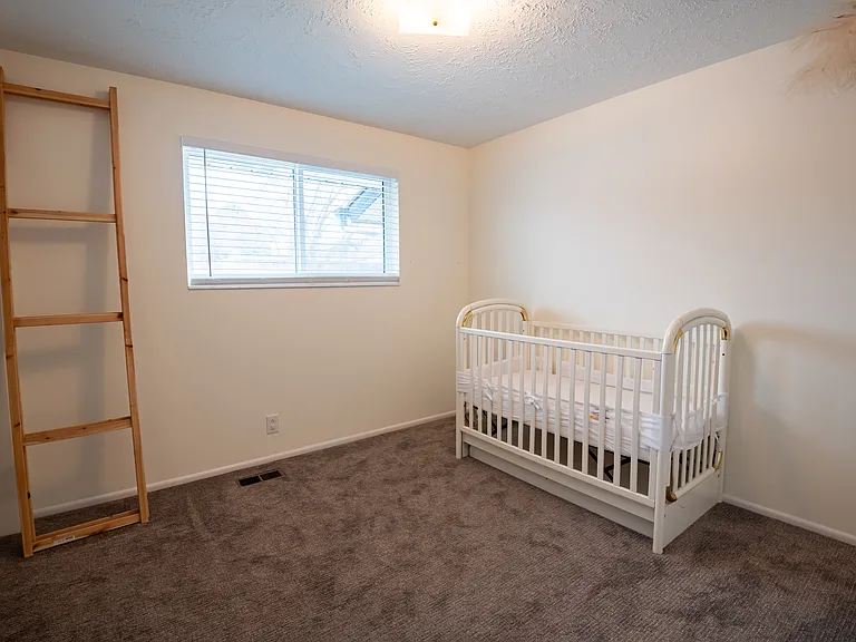 1692 S 550 W — Photo 12
