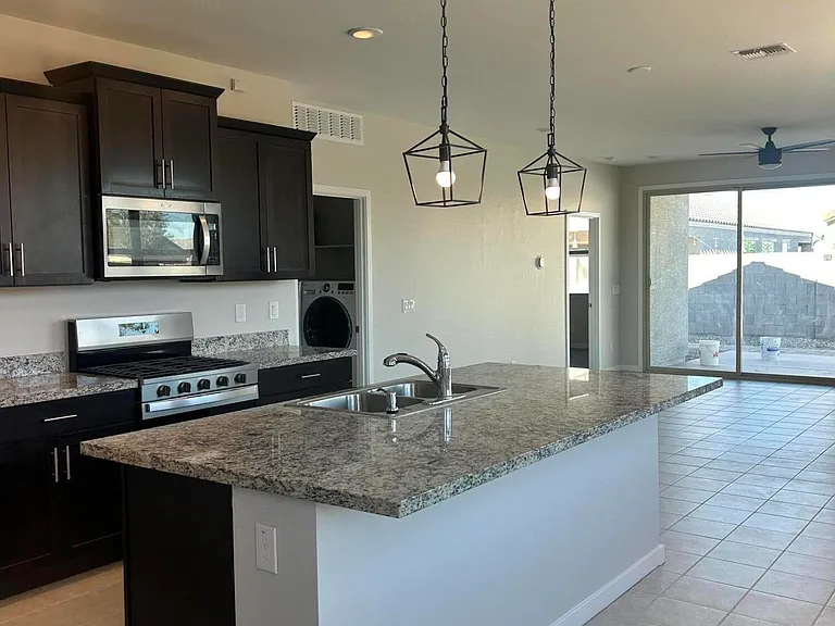 40342 W Sunland Dr — Photo 2