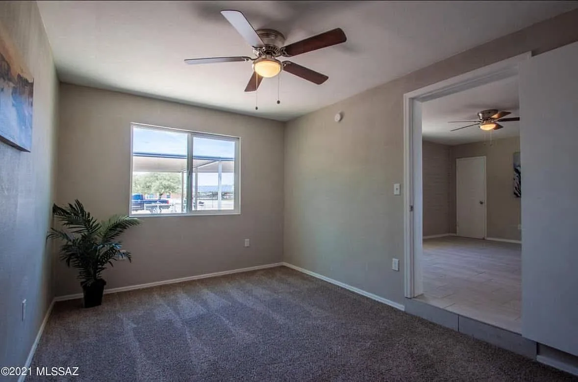 3 bed, 1075 sqft, $1,800 — Photo 3