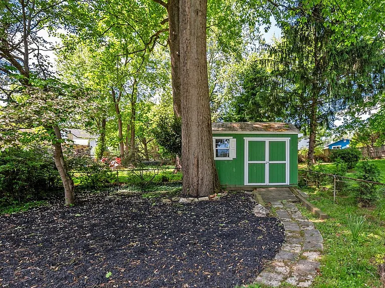 1109 Hillcrest Dr SW — Photo 43