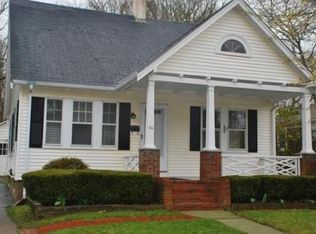 24 Oakwood Ave, Falmouth, MA 02540