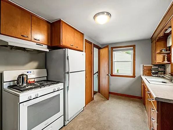 811 E Locust St