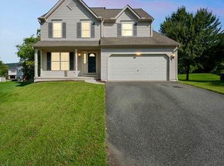 3 Buckskin Dr, Shillington, PA 19607