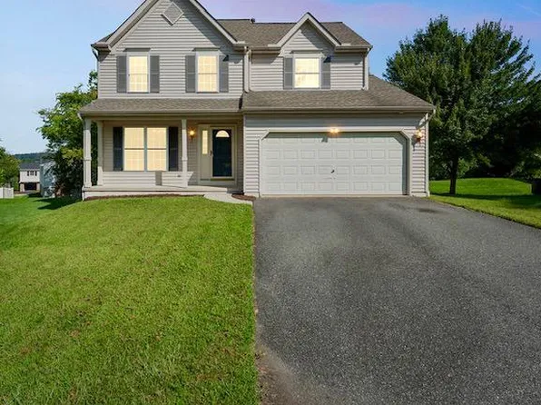 3 Buckskin Dr, Shillington, PA 19607