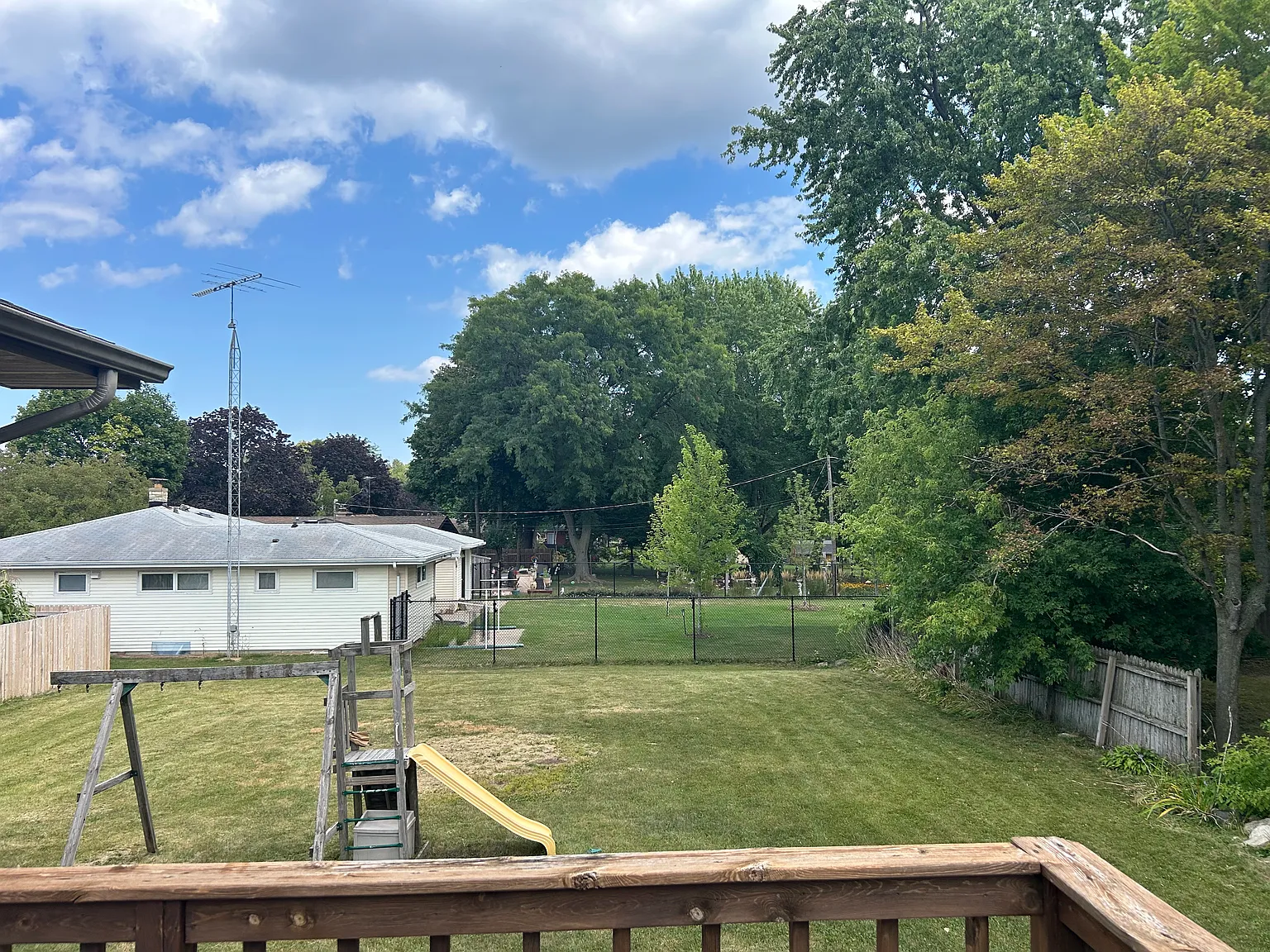 4 bed, 1920 sqft, $2,500 — Photo 3