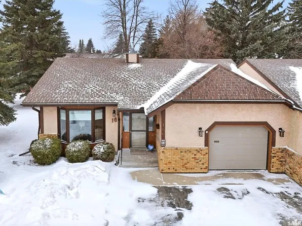 UNIT 16-310 Kingsmere BOULEVARD, Saskatoon, SK S7J 4S4