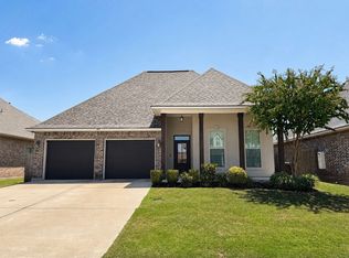 915 Hackberry Dr, Bossier City, LA 71111