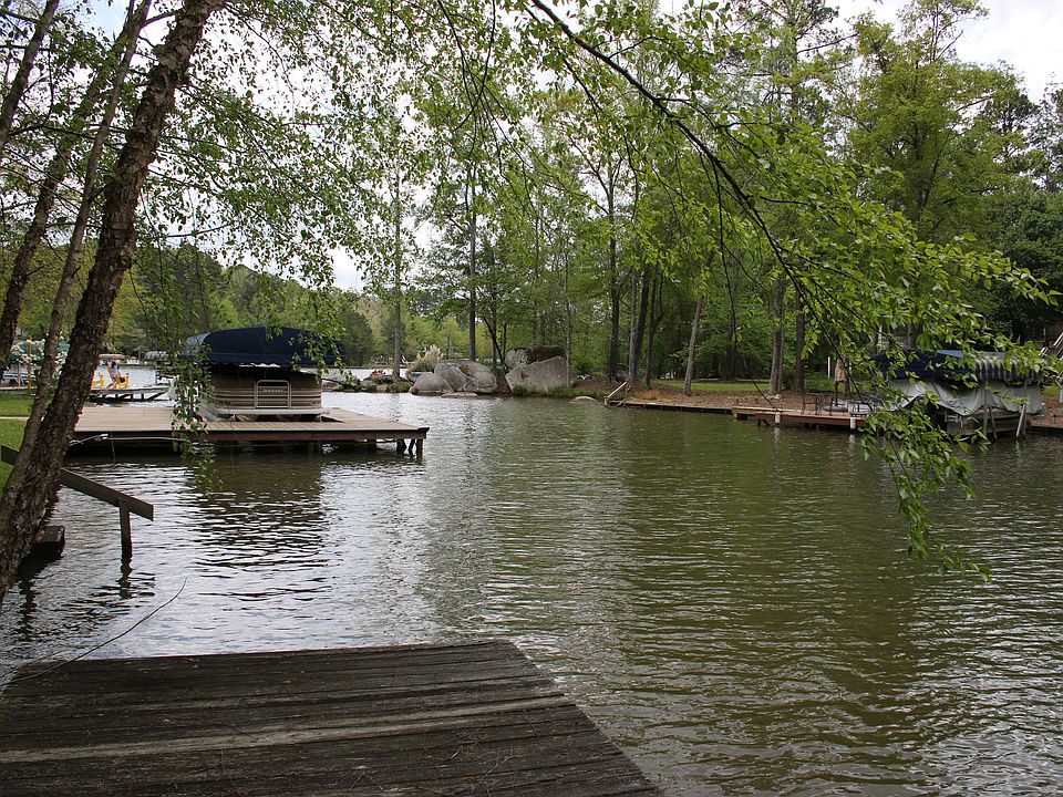 1st image of 1301 White Oak Dr