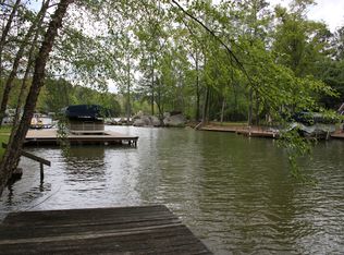 1301 White Oak Dr, White Plains, GA 30678