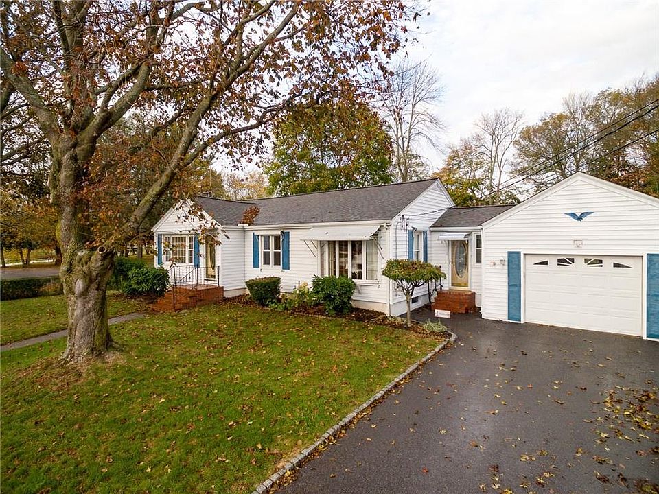 1st image of 19 Parkside Dr