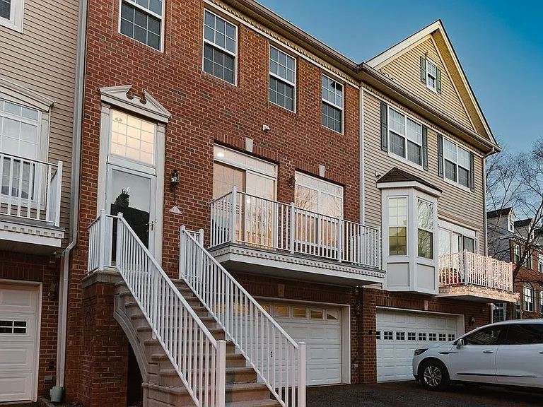 6 Carpenter Ct — Photo 24