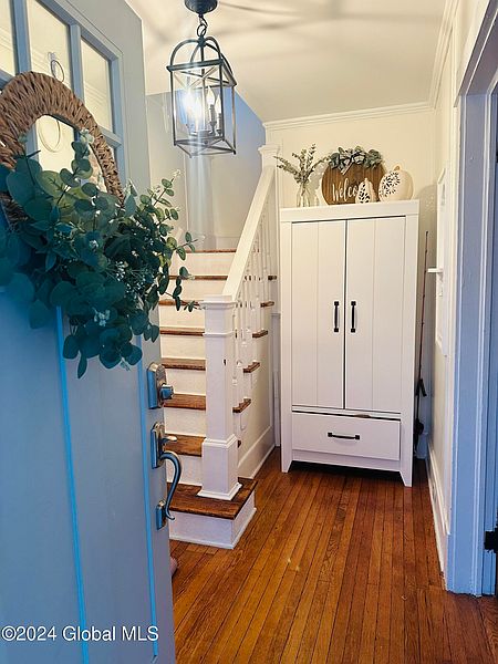 4th image of 6 Lighthall Avenue