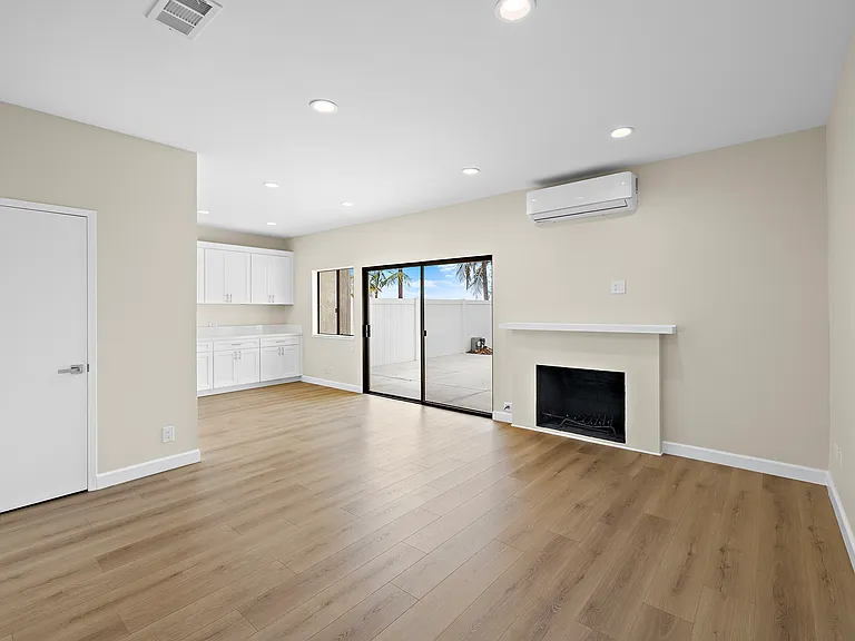 1002 Nancy Ln #1002 — Photo 2