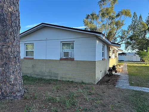 351 50th Ave N Photo 1