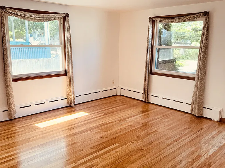 25 1/2 Thurston Ave #B — Photo 4