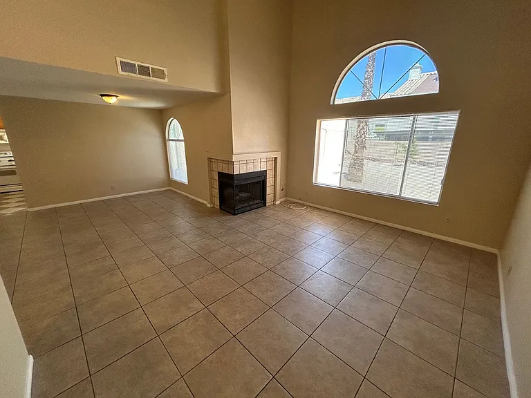 2806 Rungsted St — Photo 3