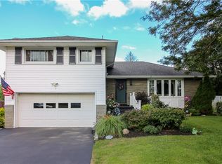 156 Bradford Rd, Pittsford, NY 14534