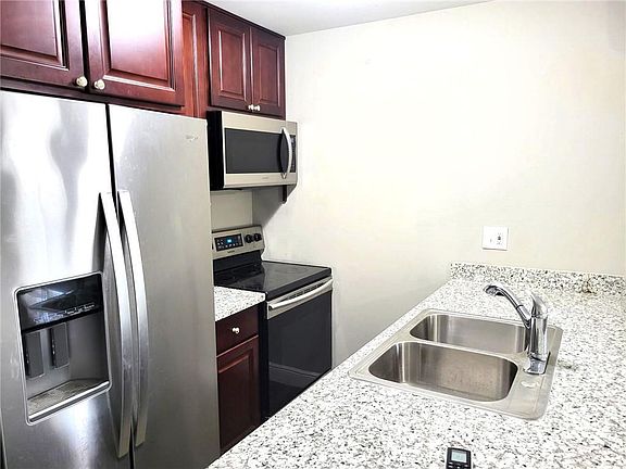 3rd image of 3016 Thalia St #B