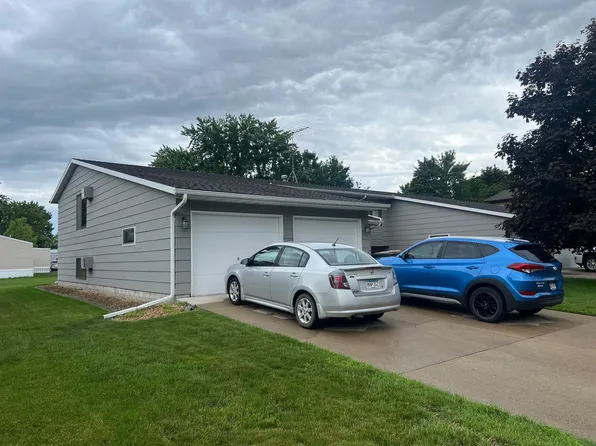 465 School Rd NW, Hutchinson, MN 55350