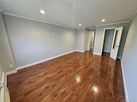 5th image of 89 N Broadway #221