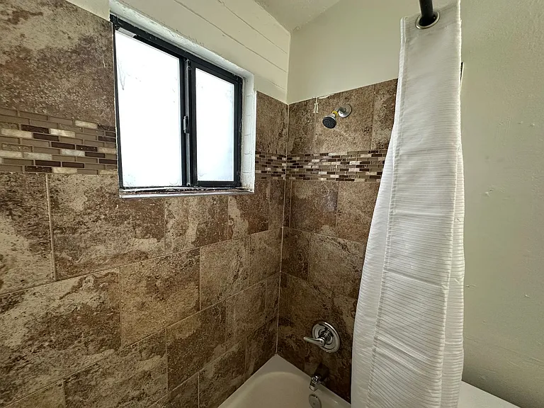 1626 N 26th Pl — Photo 10